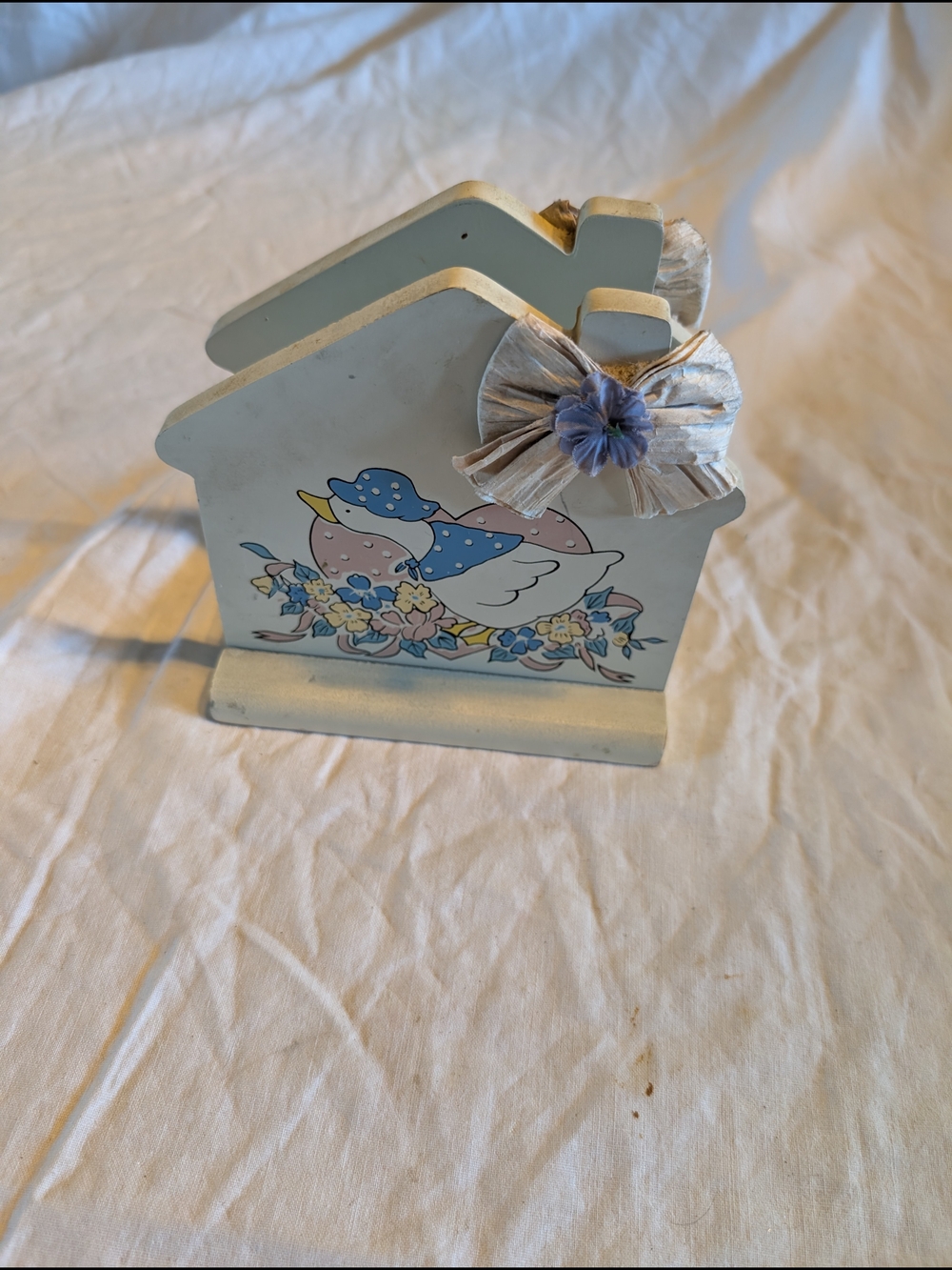 2/30$ Vintage White and Pastel Duck Napkin Holder - Picture 3 of 7